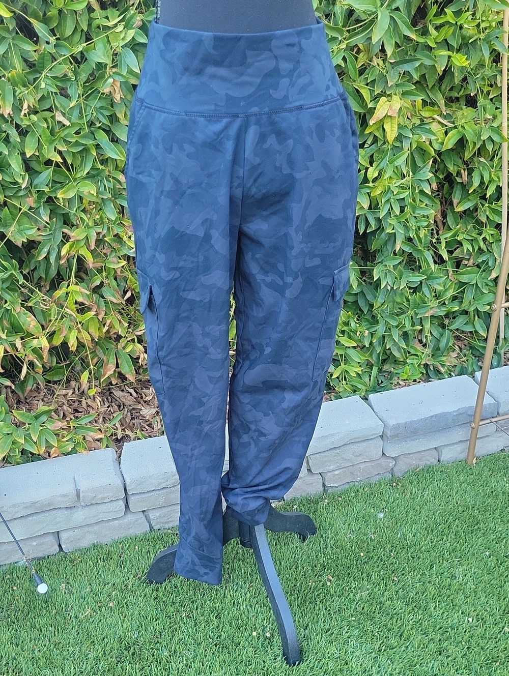 Rewash Dark Blue Camouflage Cargo Joggers Size M